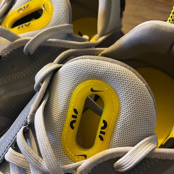 Nike - Picture 7 of 8